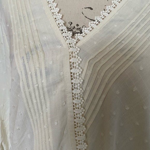 Beautiful NWT Surplice front cotton blouse. - Picture 2 of 6